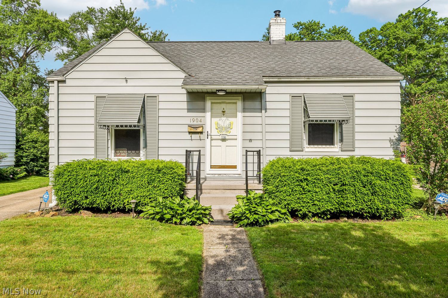 1904 Tonawanda Avenue Akron OH 44305
