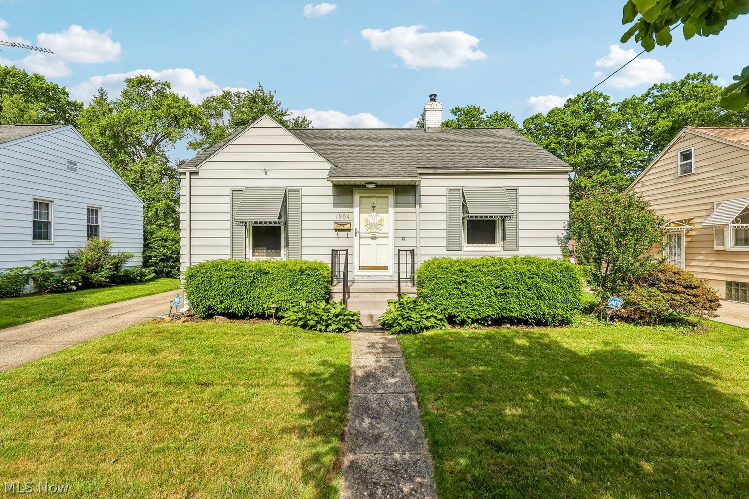 1904 Tonawanda Avenue Akron OH 44305