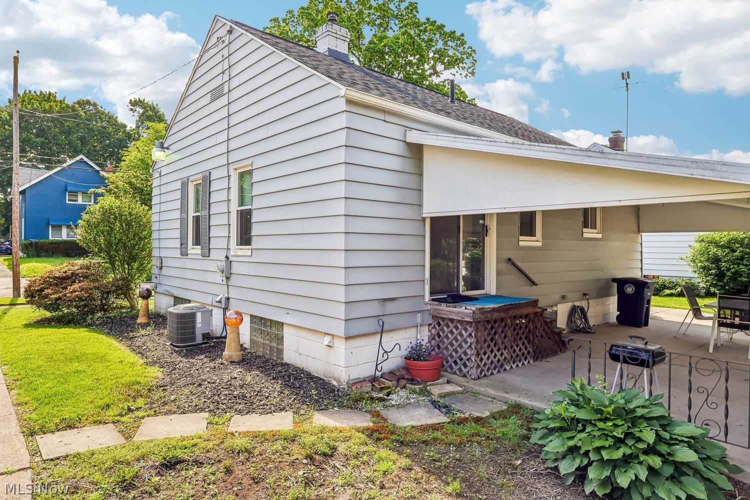 1904 Tonawanda Avenue Akron OH 44305