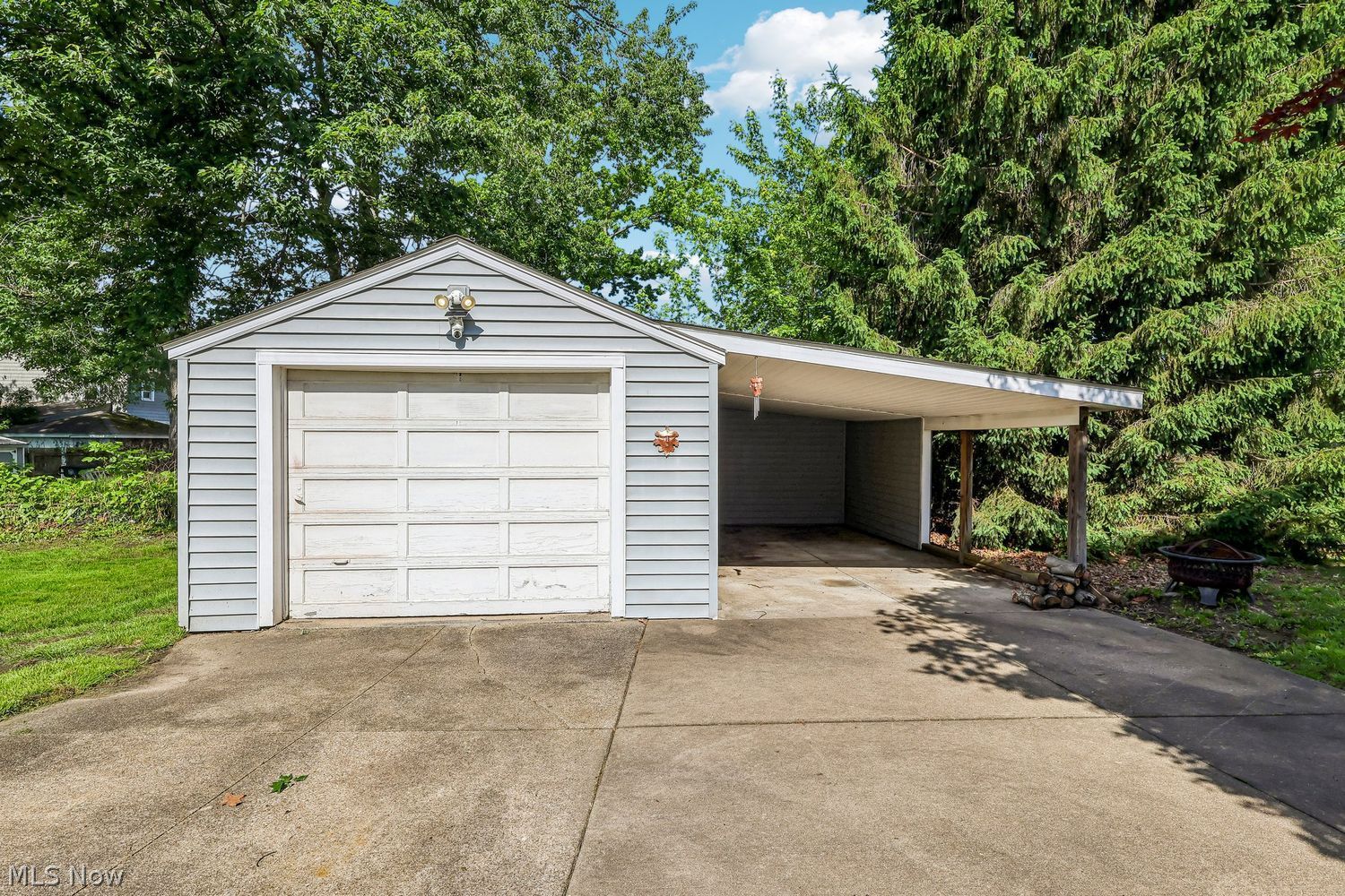 1904 Tonawanda Avenue Akron OH 44305