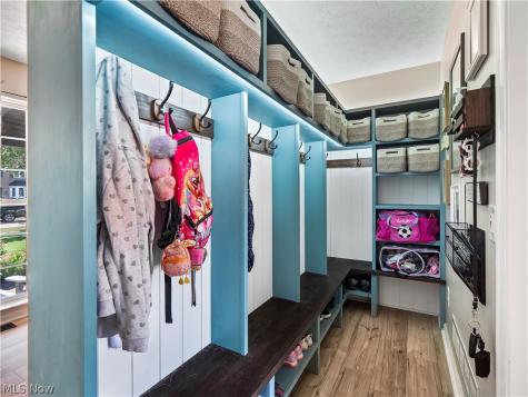27008 Cascade Court Olmsted Falls OH 44138