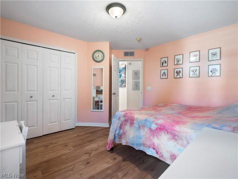27008 Cascade Court Olmsted Falls OH 44138