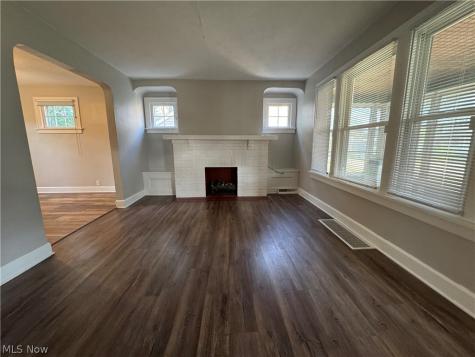 12116 Longmead Avenue Cleveland OH 44135