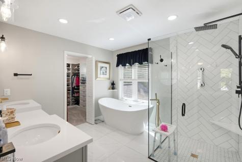 851 Susan Road Ravenna OH 44266