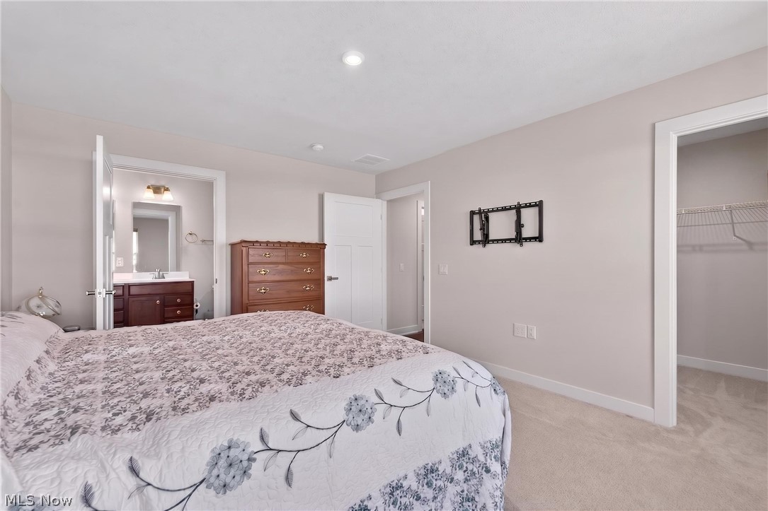 994 Sunrise Way Akron OH 44312
