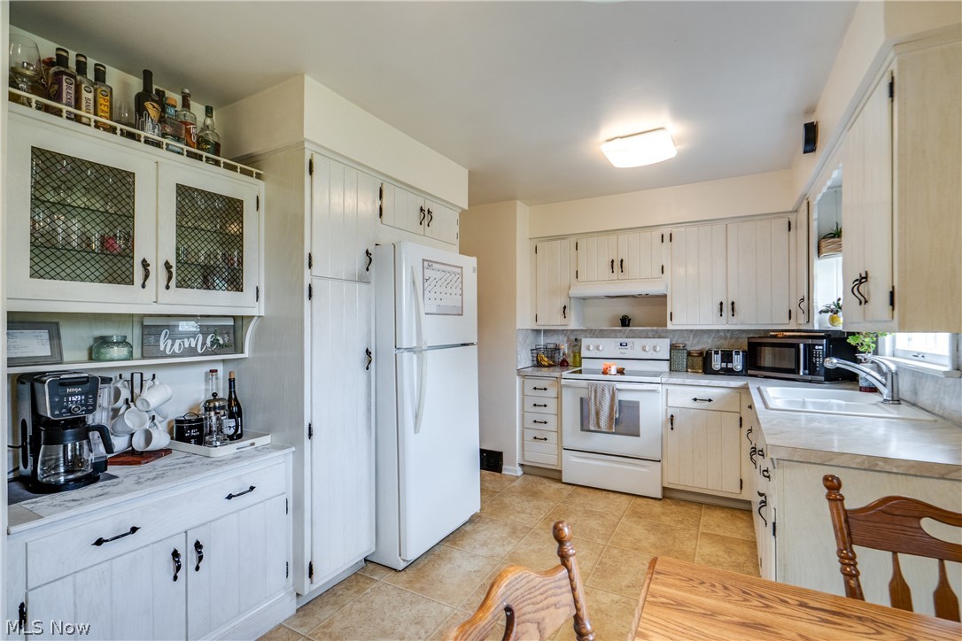 144 Perry Drive NW Canton OH 44708
