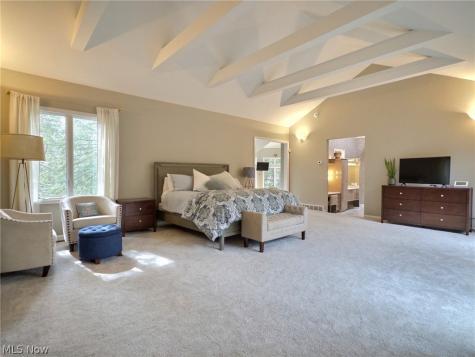 1160 Fox Hill Drive Gates Mills OH 44040