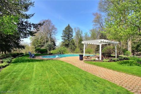 1160 Fox Hill Drive Gates Mills OH 44040