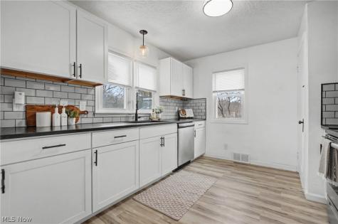 86 Southeast Avenue Tallmadge OH 44278