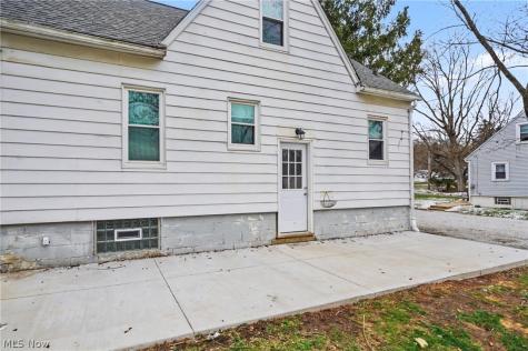 86 Southeast Avenue Tallmadge OH 44278