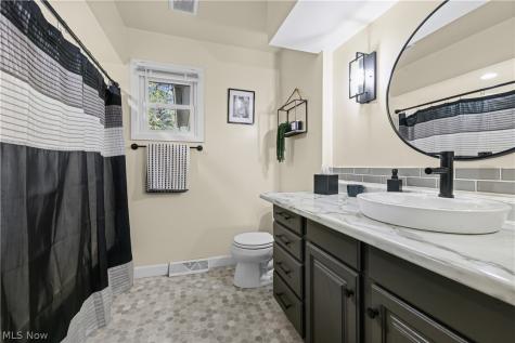 3267 Nidover Drive Akron OH 44312