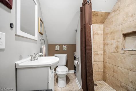 546 Woodmere Drive Berea OH 44017