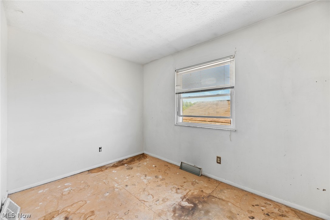 152 Kreiner Avenue Akron OH 44312