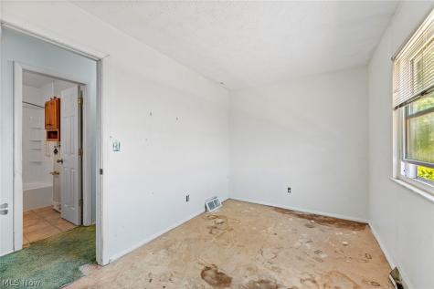 152 Kreiner Avenue Akron OH 44312
