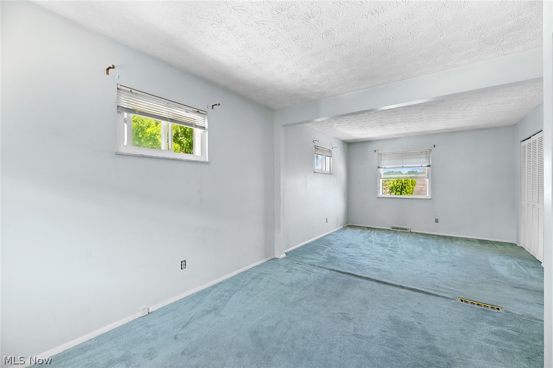152 Kreiner Avenue Akron OH 44312