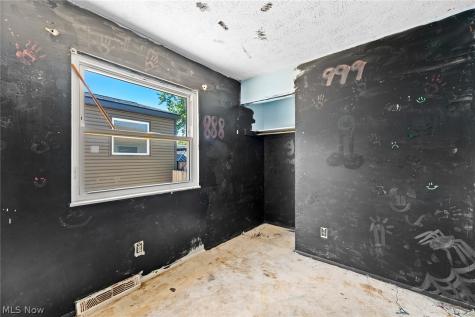 152 Kreiner Avenue Akron OH 44312