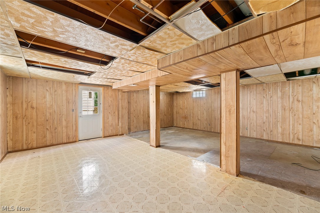 152 Kreiner Avenue Akron OH 44312