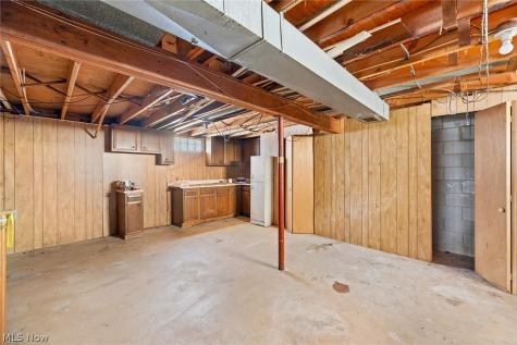 152 Kreiner Avenue Akron OH 44312