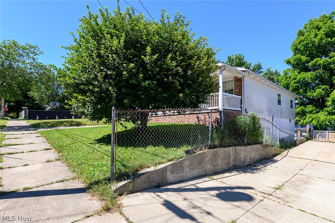 152 Kreiner Avenue Akron OH 44312