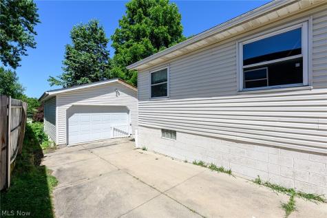 152 Kreiner Avenue Akron OH 44312