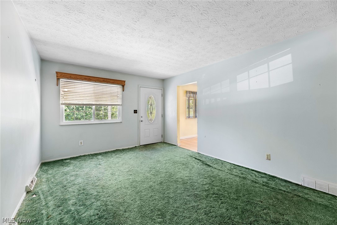 152 Kreiner Avenue Akron OH 44312