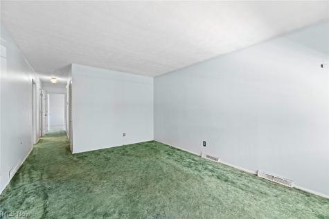 152 Kreiner Avenue Akron OH 44312