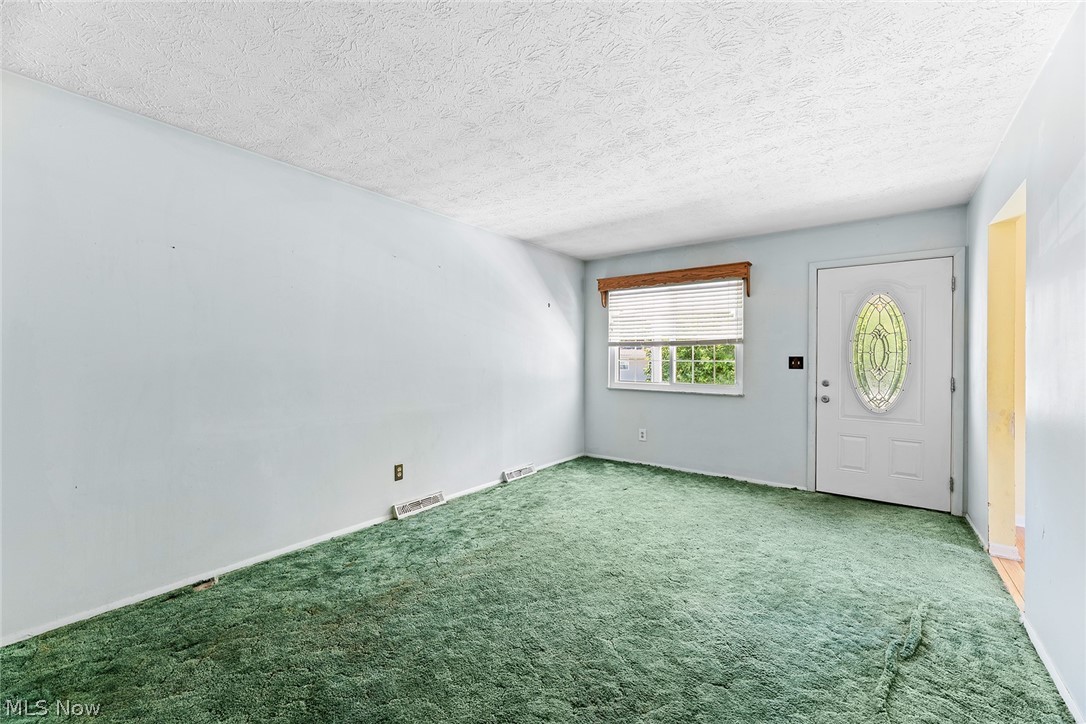 152 Kreiner Avenue Akron OH 44312