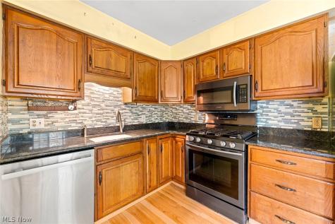 152 Kreiner Avenue Akron OH 44312