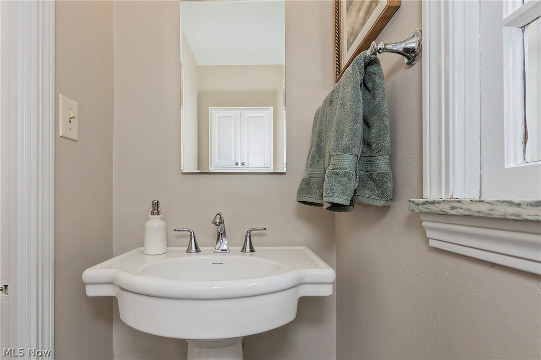 3874 Grenville Road University Heights OH 44118