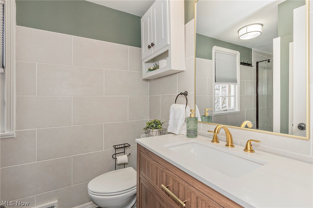 3874 Grenville Road University Heights OH 44118