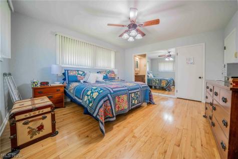 23225 Bryden Road Shaker Heights OH 44122