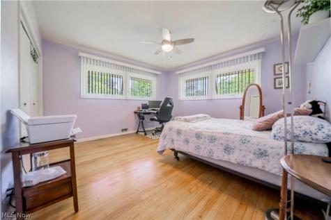 23225 Bryden Road Shaker Heights OH 44122