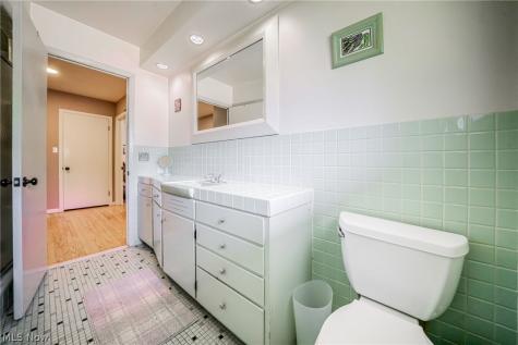 23225 Bryden Road Shaker Heights OH 44122