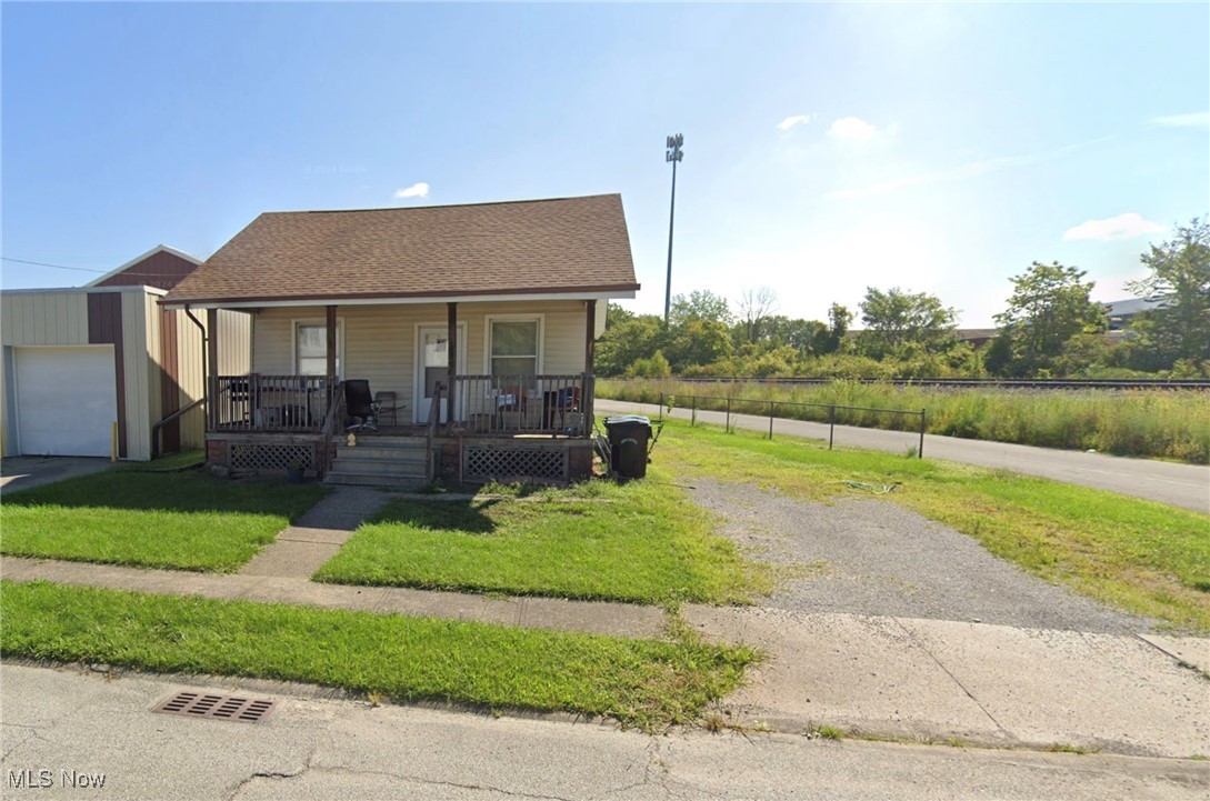 164 Woodbury Street Elyria OH 44035