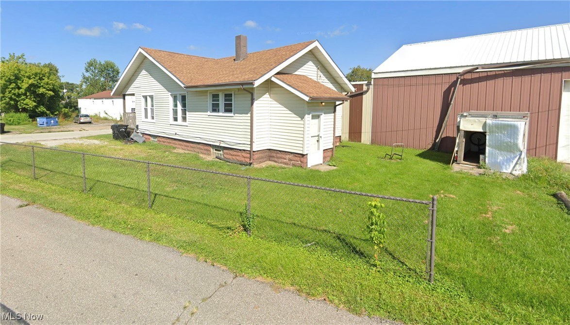 164 Woodbury Street Elyria OH 44035
