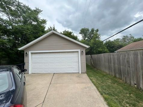 2163 E 46th Street Cleveland OH 44103