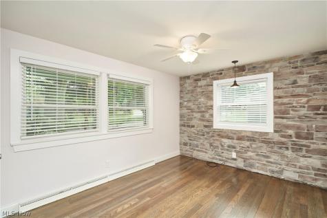358 Sandhurst Road Akron OH 44333