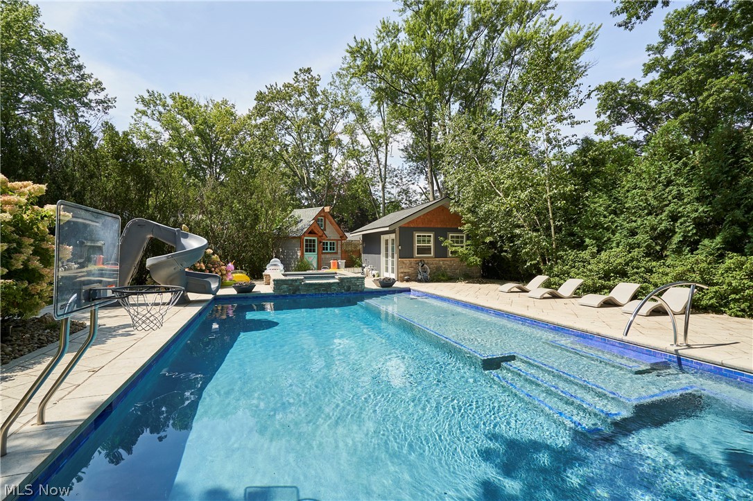 358 Sandhurst Road Akron OH 44333