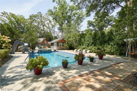 358 Sandhurst Road Akron OH 44333