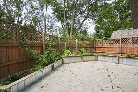 358 Sandhurst Road Akron OH 44333