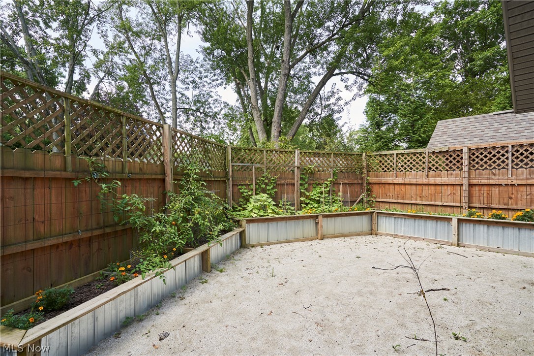 358 Sandhurst Road Akron OH 44333