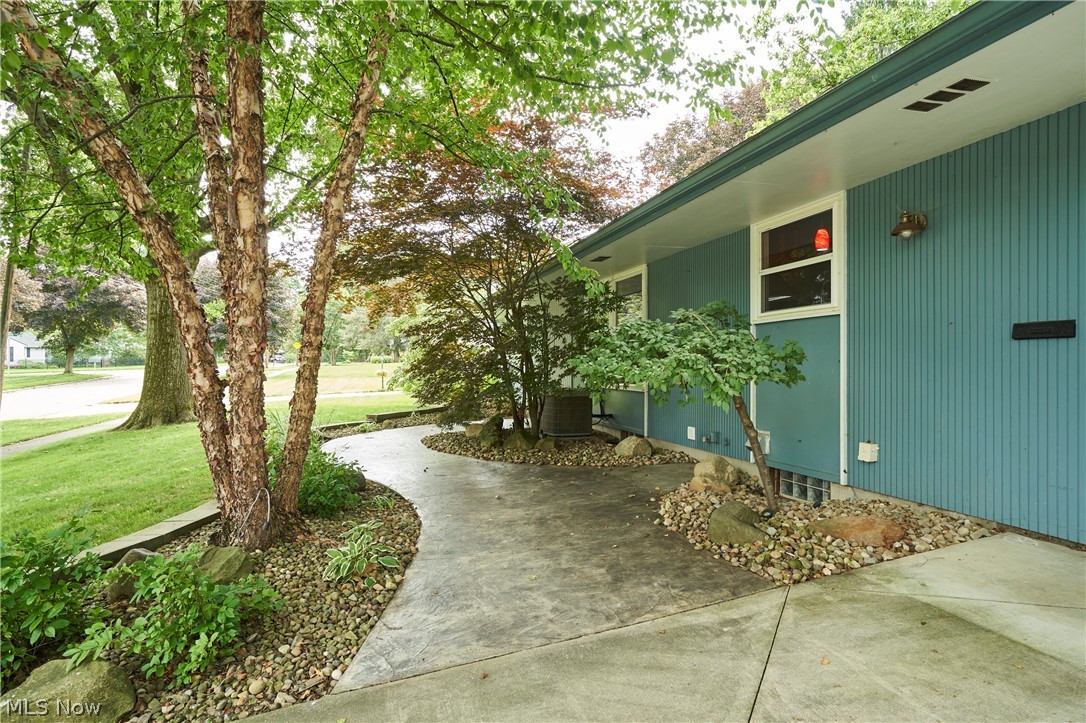 358 Sandhurst Road Akron OH 44333