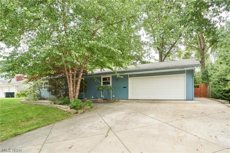 358 Sandhurst Road Akron OH 44333