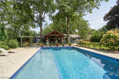 358 Sandhurst Road Akron OH 44333