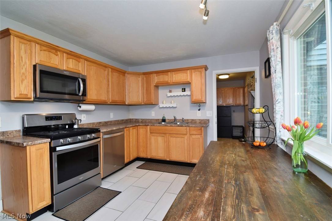 28601 Holly Drive North Olmsted OH 44070