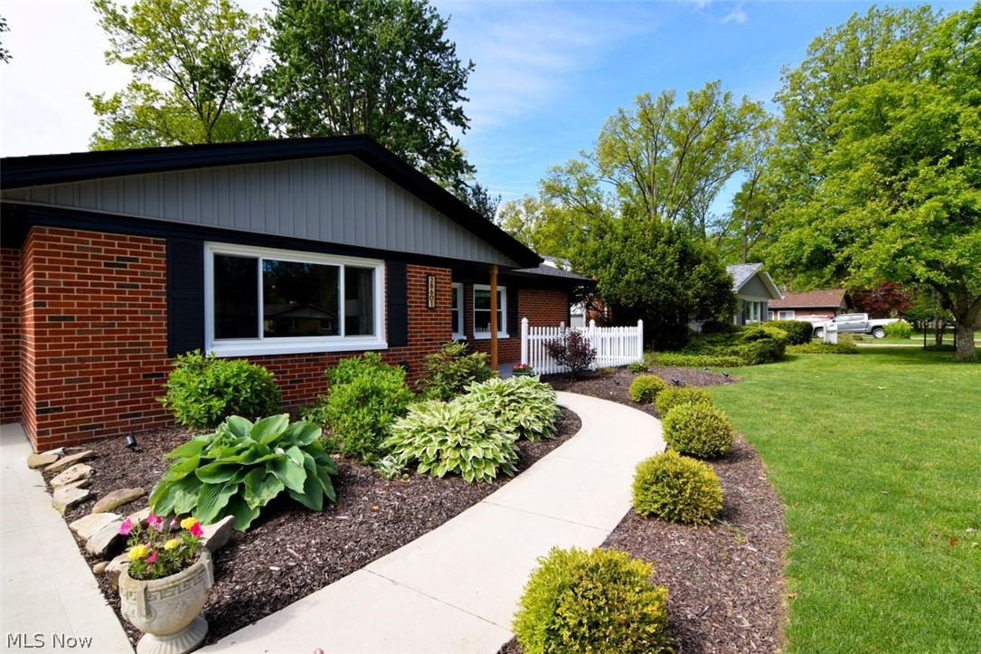28601 Holly Drive North Olmsted OH 44070