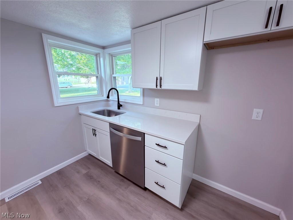 1963 Deermont Avenue NW Massillon OH 44647