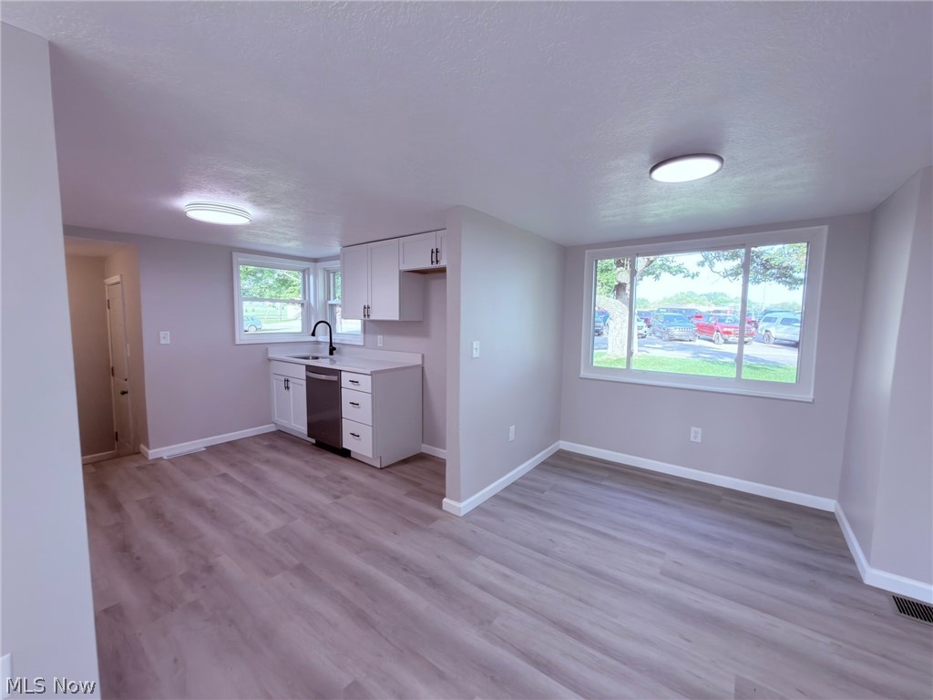 1963 Deermont Avenue NW Massillon OH 44647