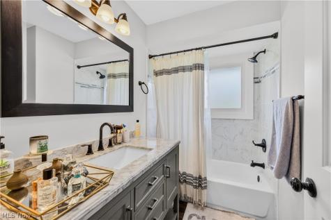 8078 Mentor Avenue Mentor OH 44060