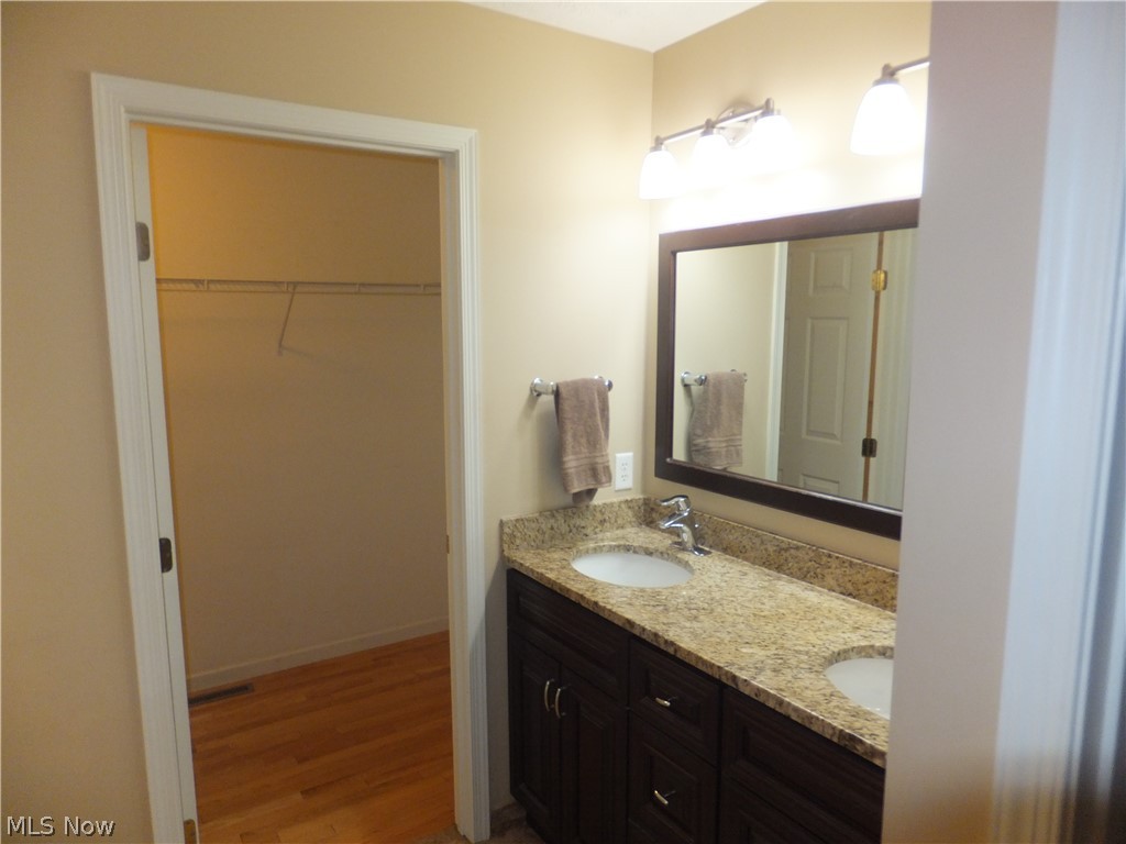 3381 Prestwyck Lane Richfield OH 44286